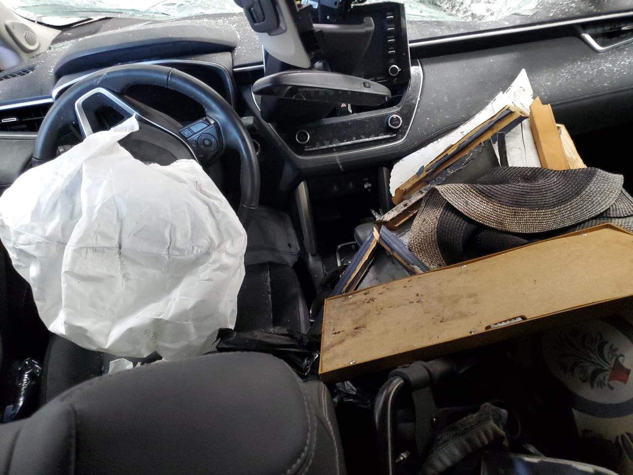 TOYOTA COROLLA CROSS XLE