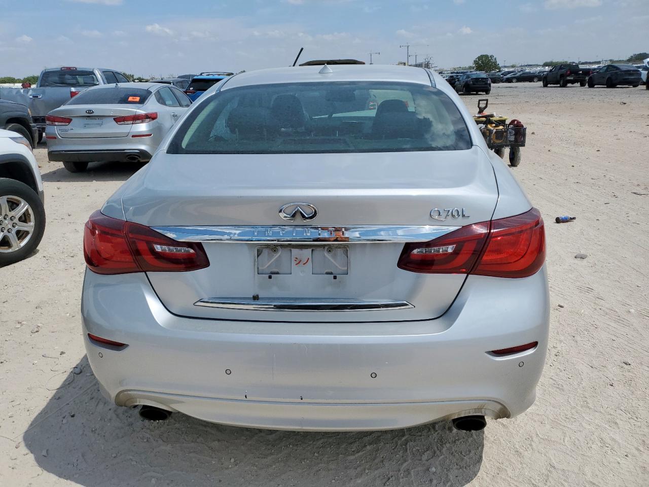 INFINITI Q70 3.7 LUXE