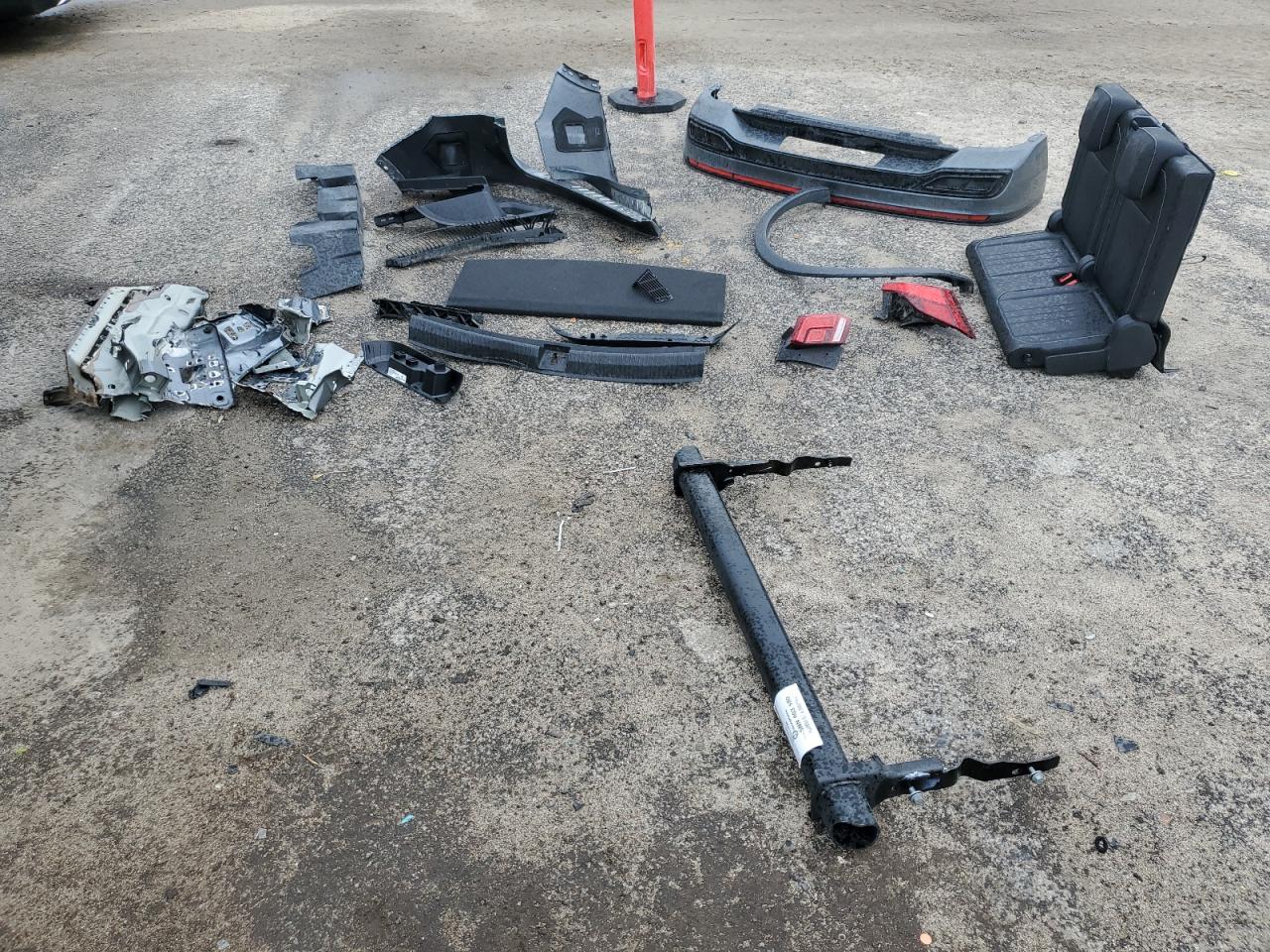 VOLKSWAGEN TIGUAN SE R-LINE BLACK