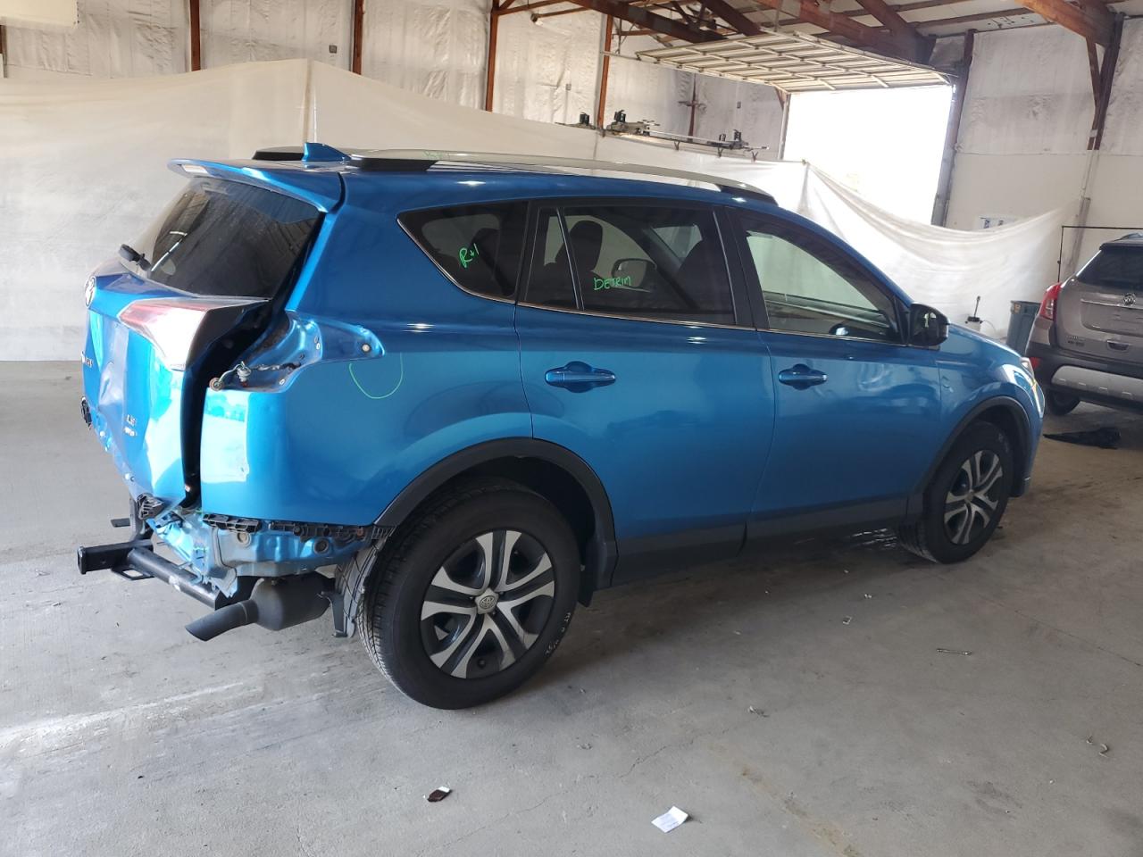 TOYOTA RAV4 LE