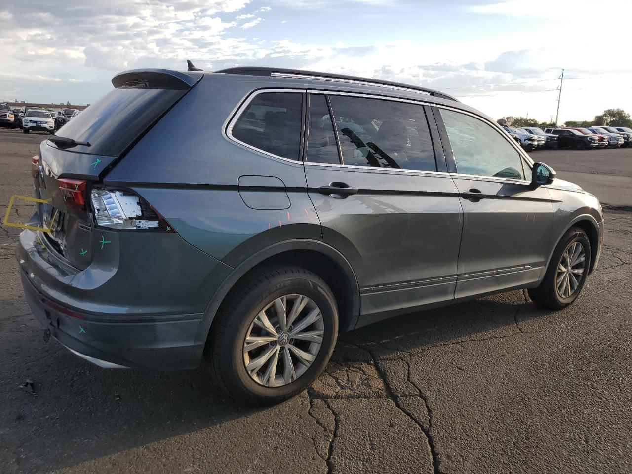 VOLKSWAGEN TIGUAN SE