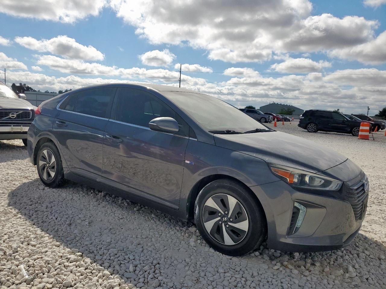 HYUNDAI IONIQ SEL