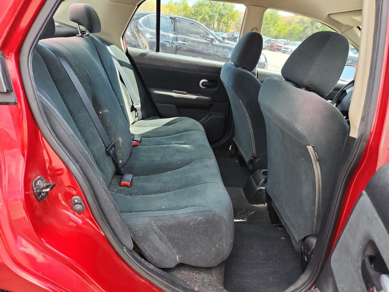 NISSAN VERSA S