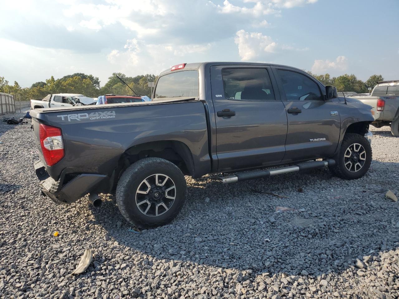 TOYOTA TUNDRA CREWMAX SR5