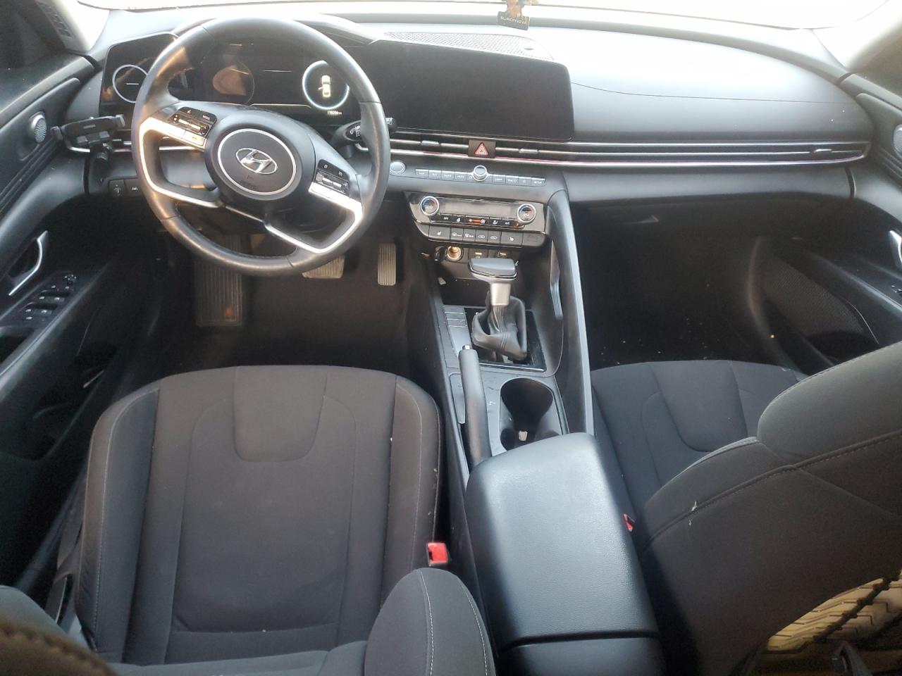HYUNDAI ELANTRA SEL