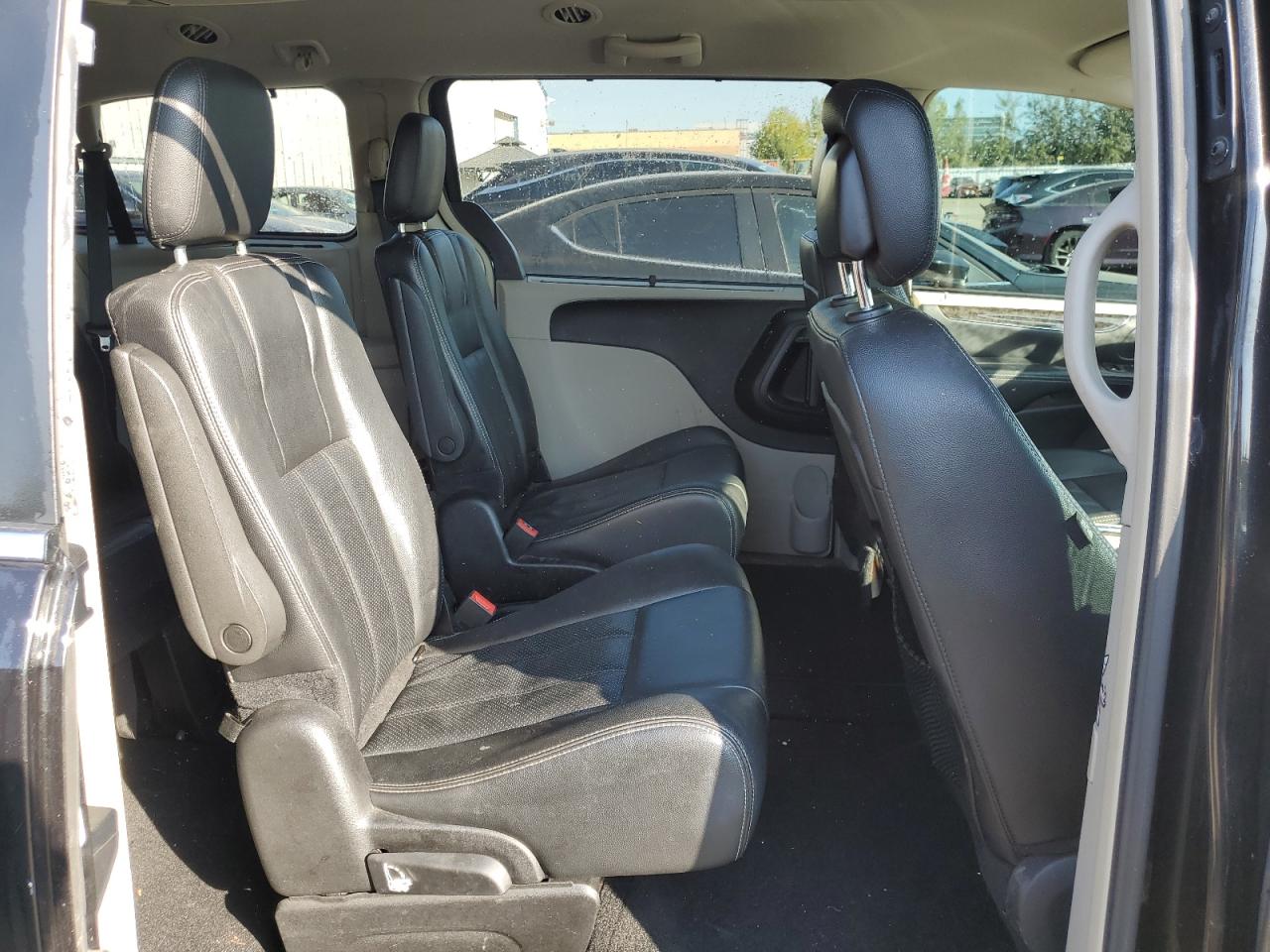 CHRYSLER TOWN & COUNTRY TOURING L