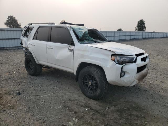2015 TOYOTA 4RUNNER SR JTEBU5JR8F5232263