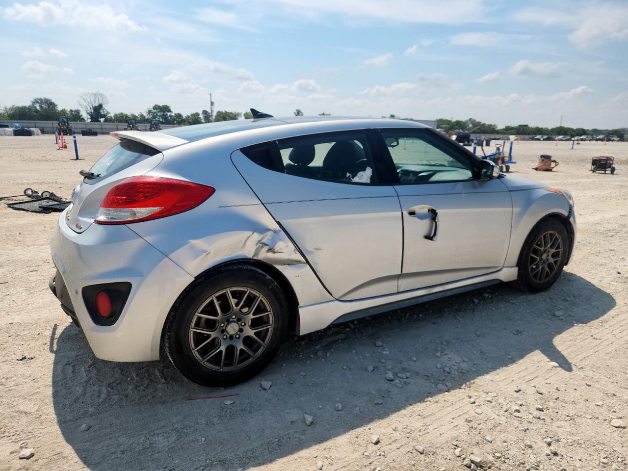 HYUNDAI VELOSTER TURBO