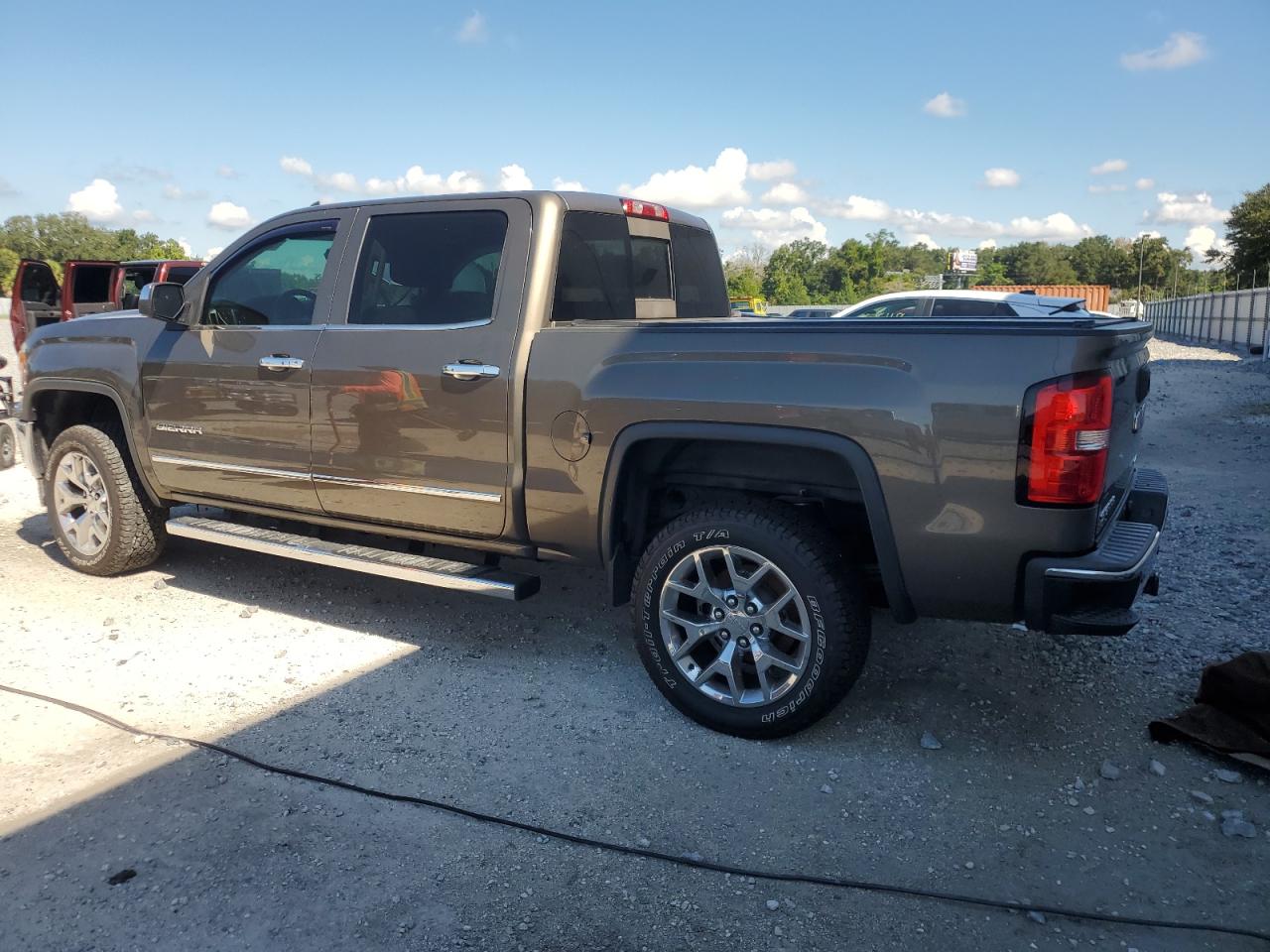 GMC SIERRA C1500 SLT