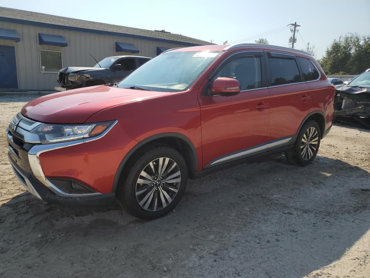 MITSUBISHI OUTLANDER SE