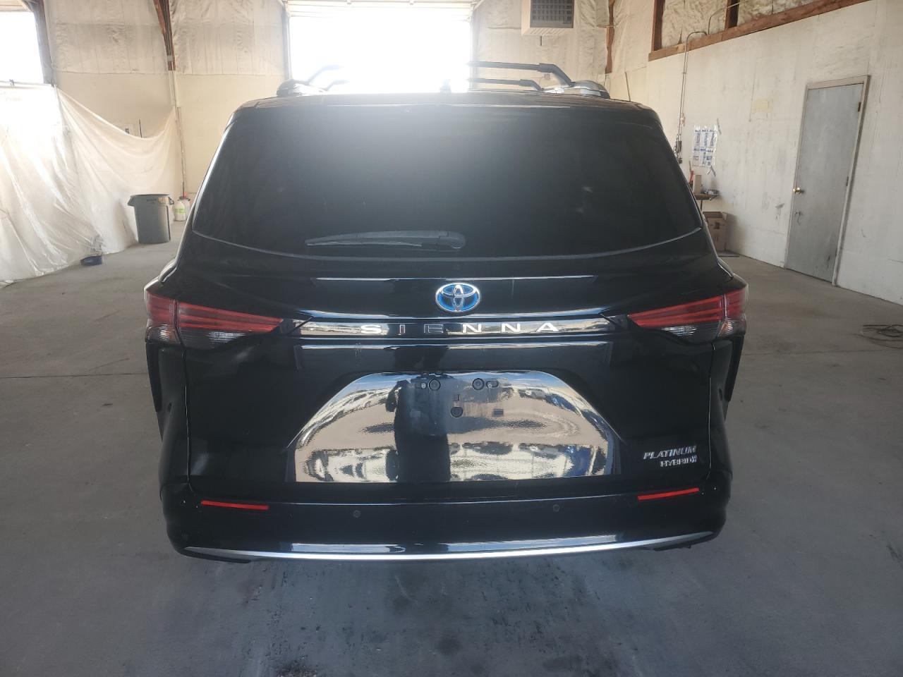 TOYOTA SIENNA LIMITED