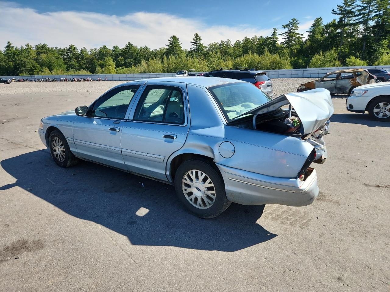 Lot #3287577328 2004 FORD CROWN VICTORIA LX