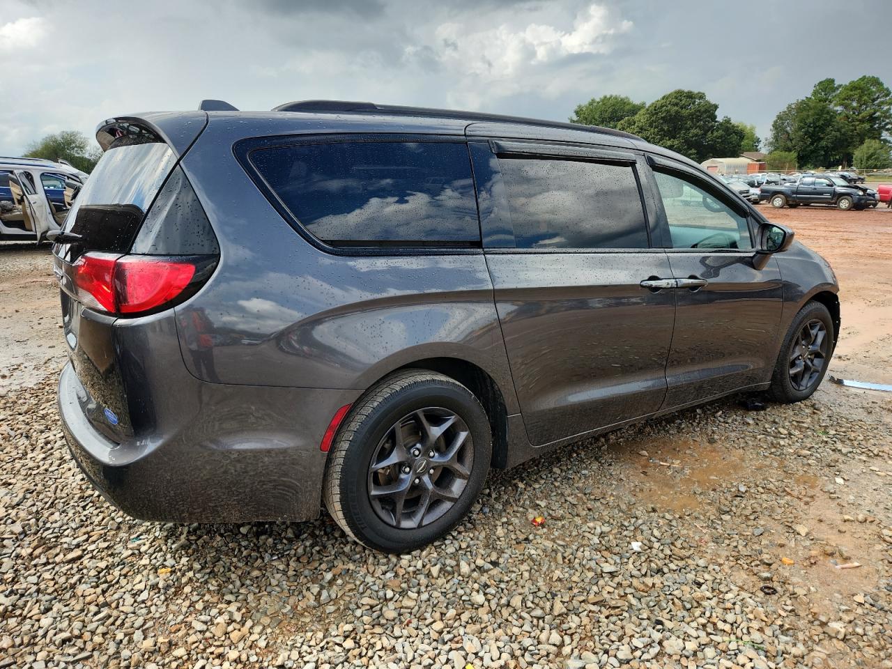 CHRYSLER PACIFICA TOURING L