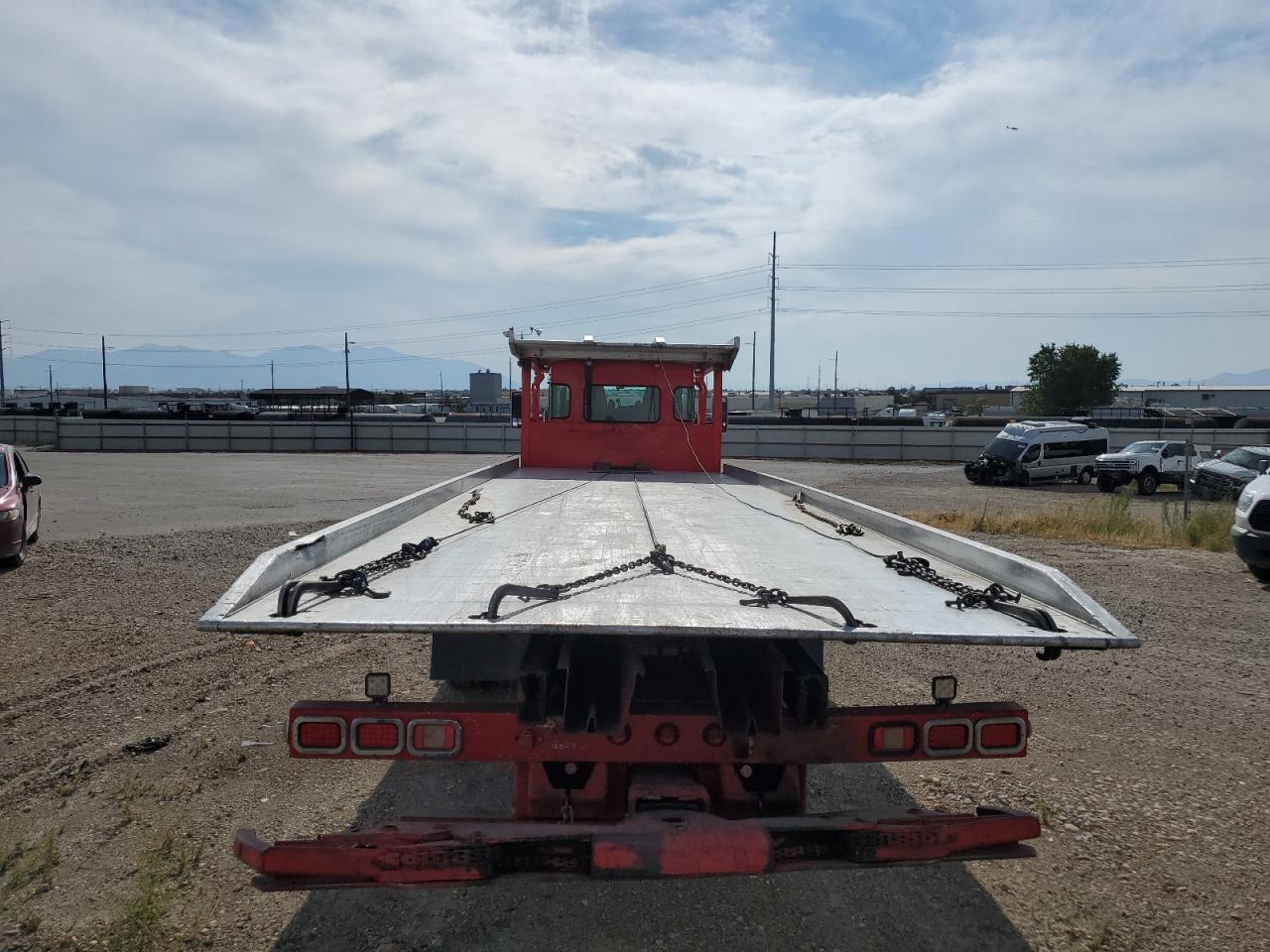 Lot #3232259551 2010 KENWORTH CONSTRUCTI