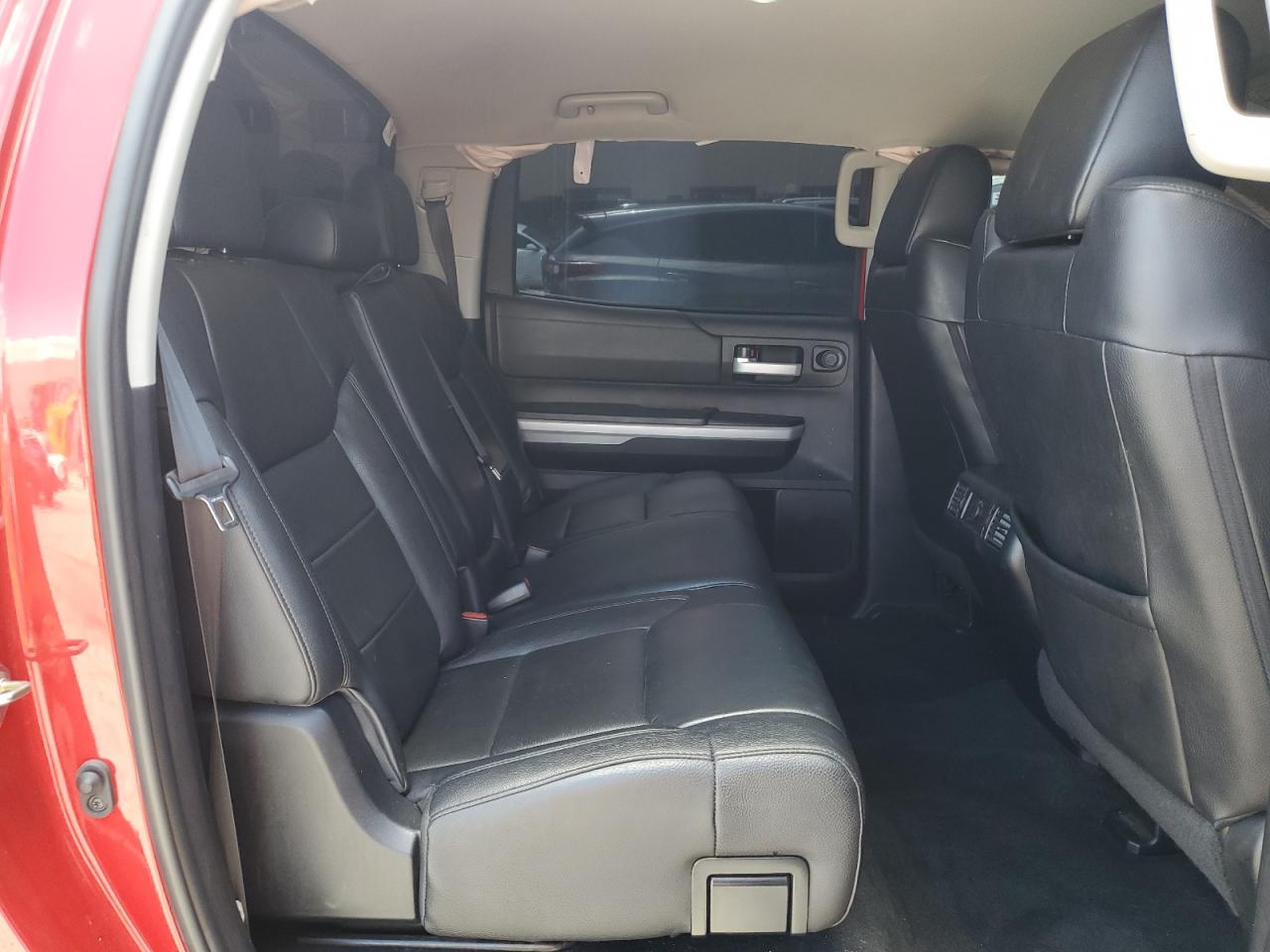 TOYOTA TUNDRA CREWMAX SR5