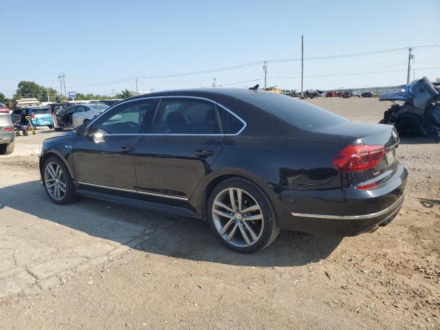 2017 VOLKSWAGEN PASSAT R-L 1VWDT7A32HC056782