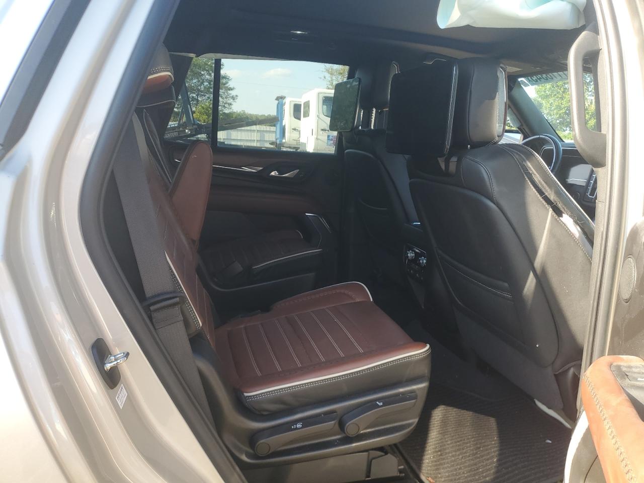 GMC YUKON DENALI ULTIMATE