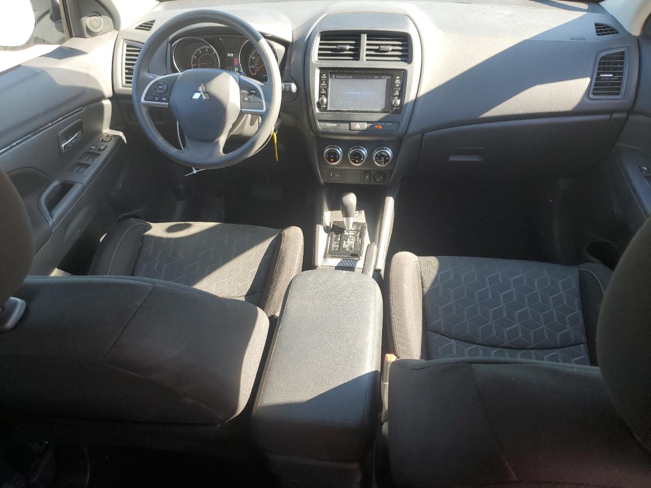 MITSUBISHI OUTLANDER S/SE