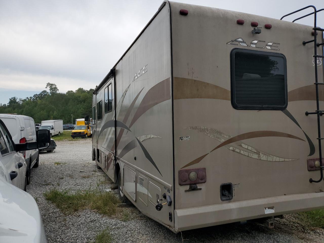 Lot #3297981033 2014 FORD F53