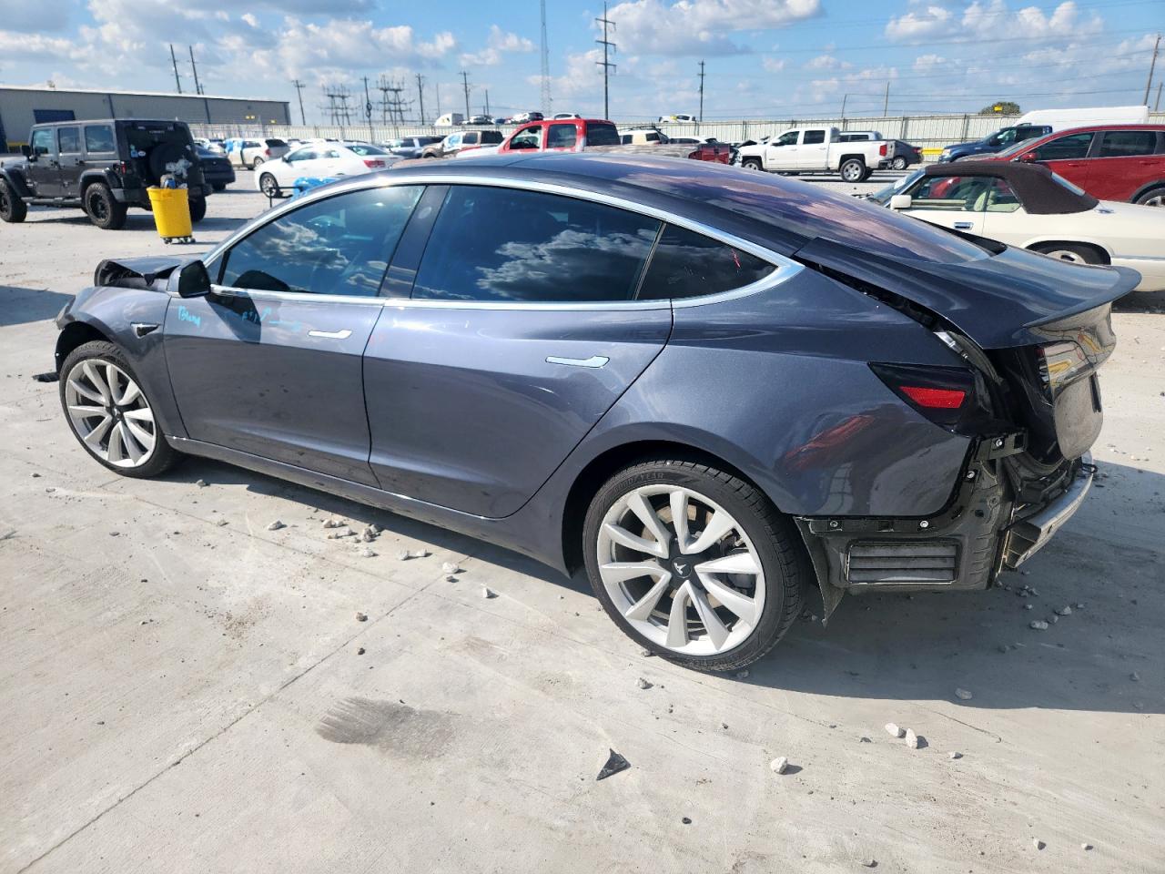 TESLA MODEL 3