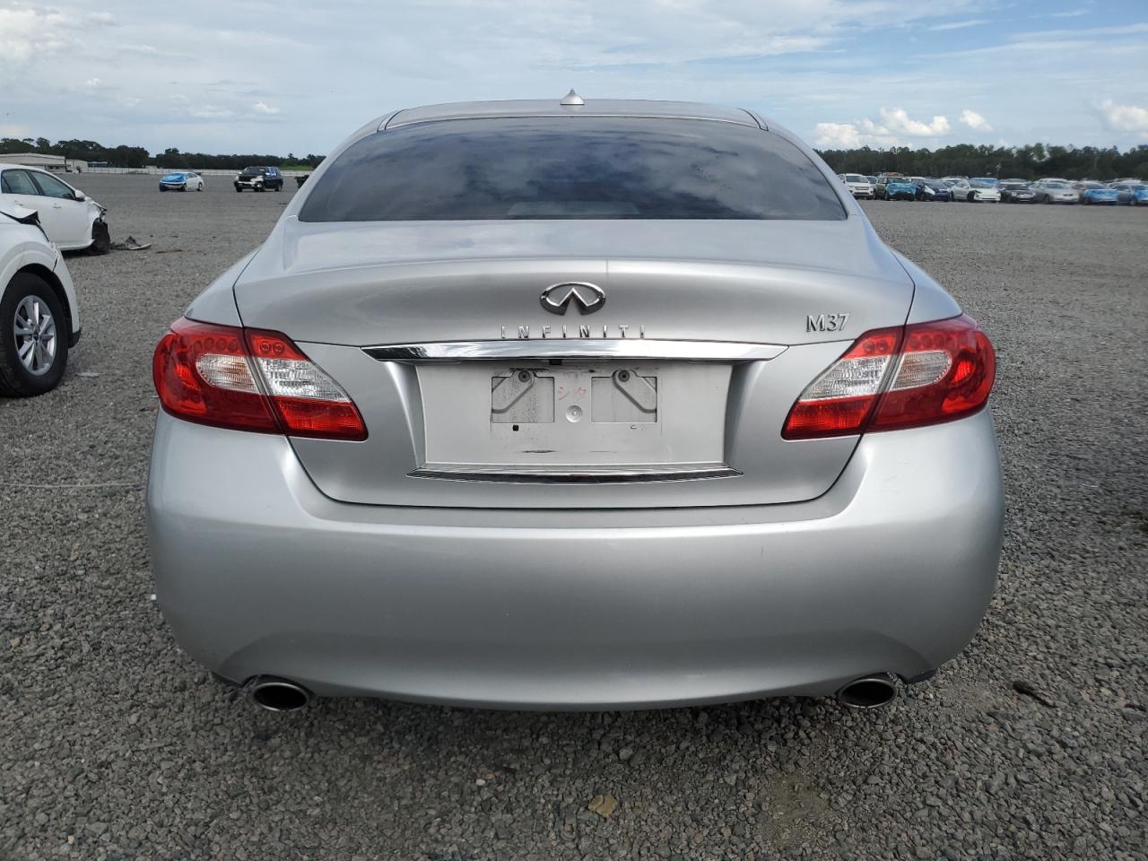INFINITI M37