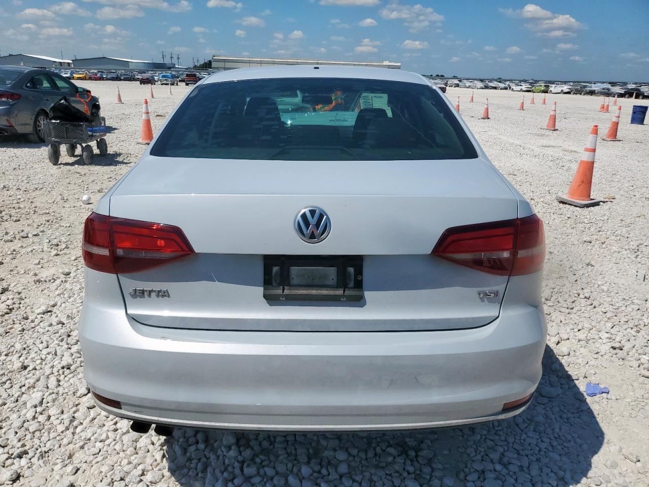 VOLKSWAGEN JETTA S