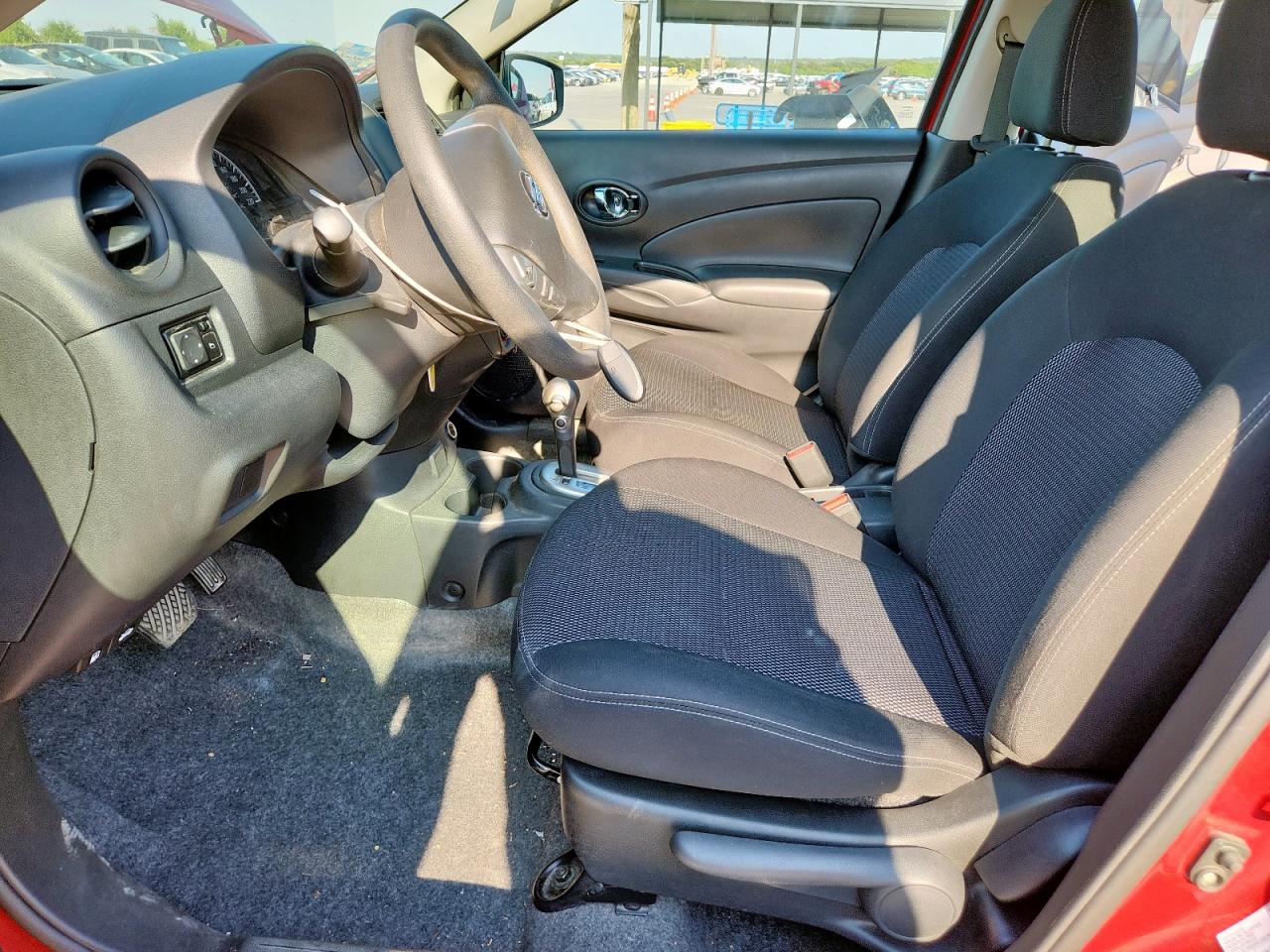 Lot #3290350807 2019 NISSAN VERSA