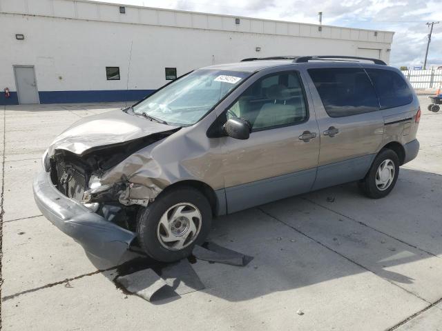 TOYOTA SIENNA LE