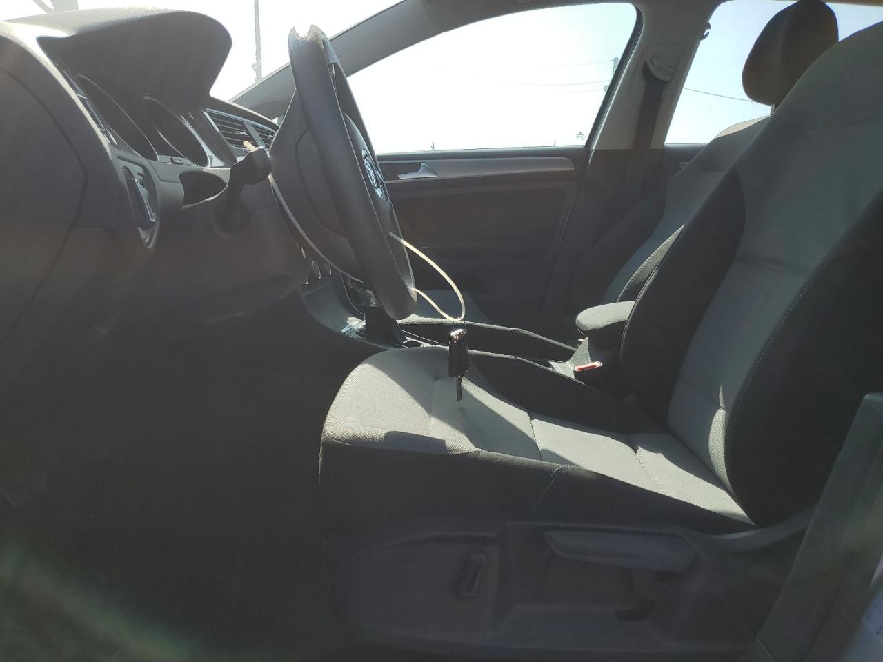 VOLKSWAGEN E-GOLF SE