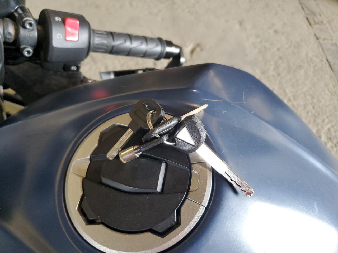 Lot #3308292175 2023 KAWASAKI EX400