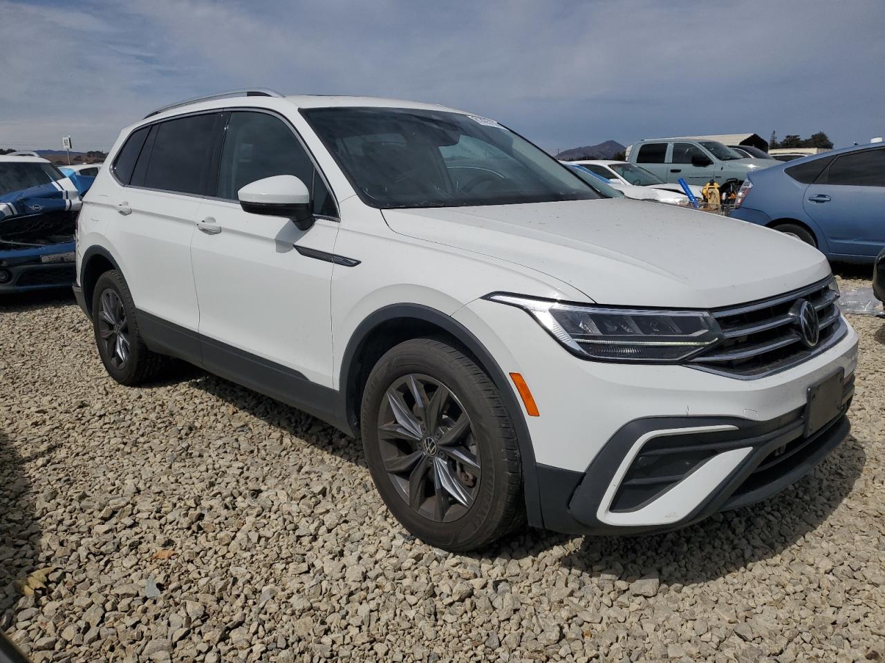 VOLKSWAGEN TIGUAN SE