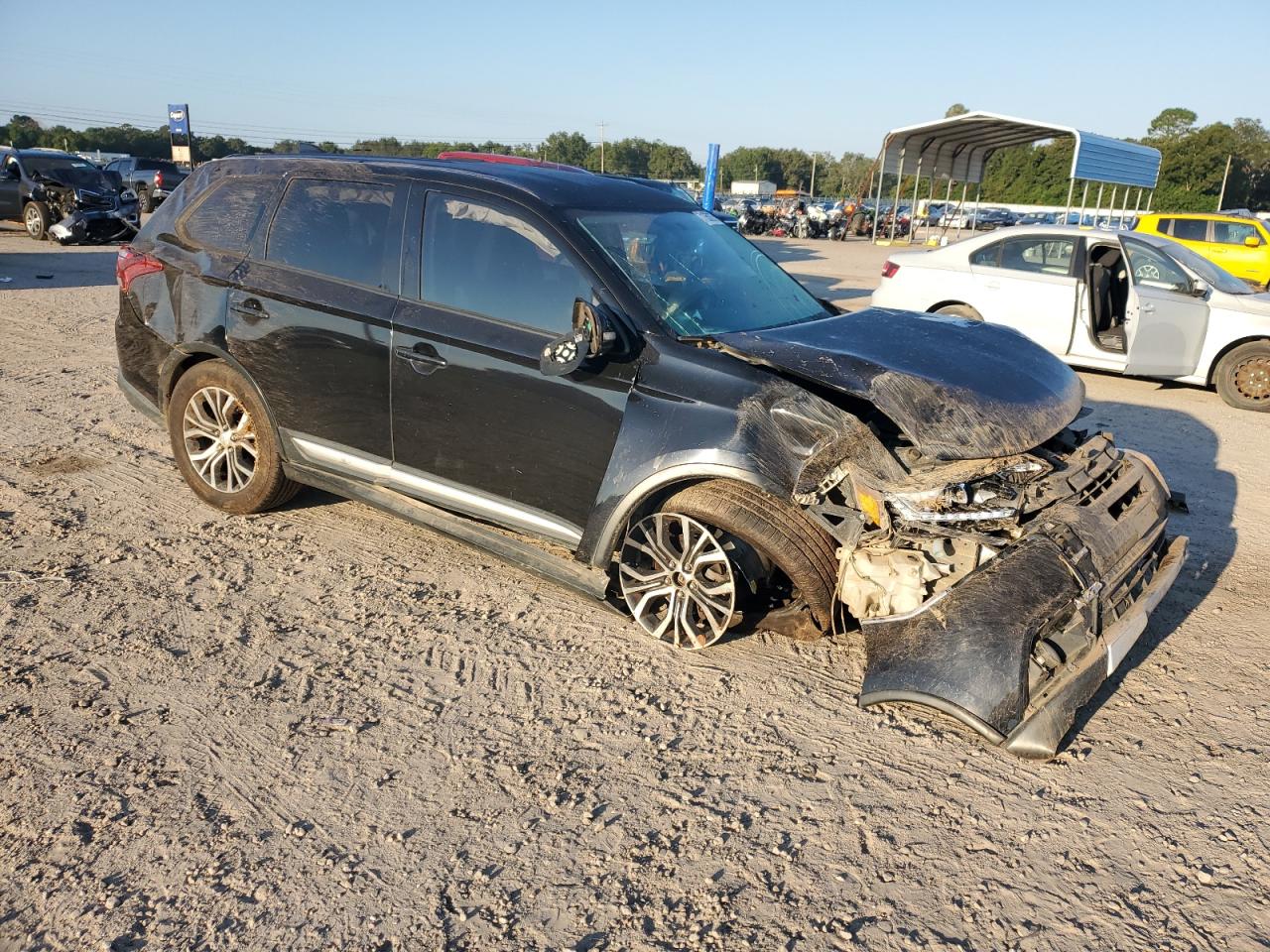 MITSUBISHI OUTLANDER SE