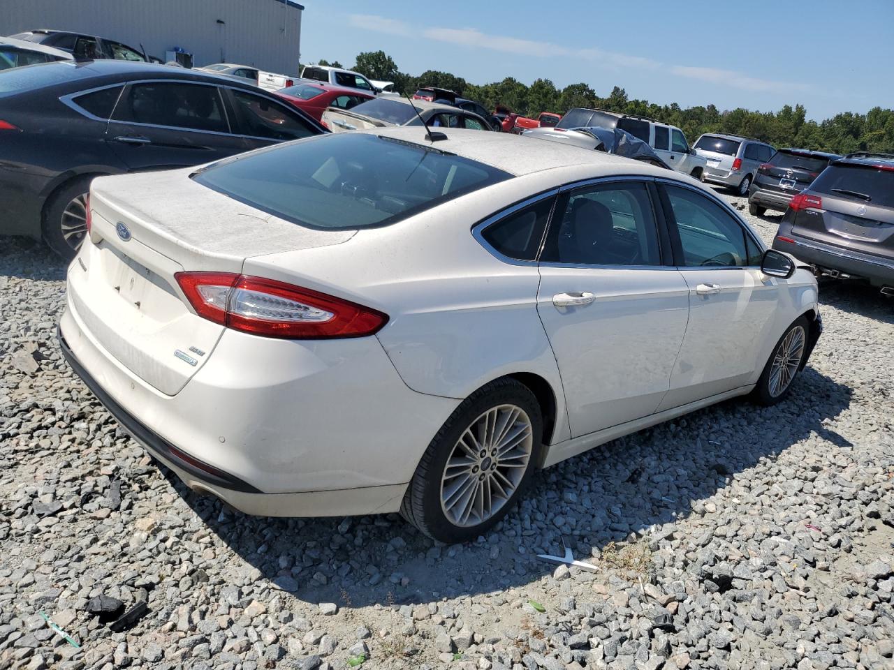 FORD FUSION SE