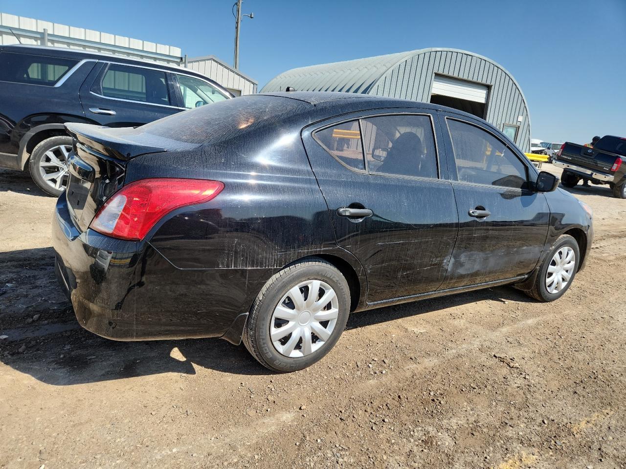 NISSAN VERSA S