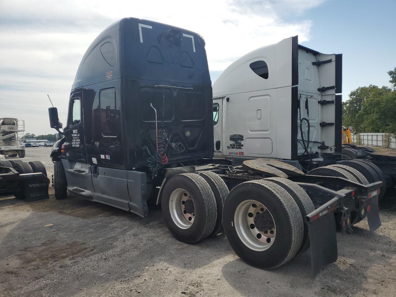 Lot #3302885912 2014 FREIGHTLINER CASCADIA 1