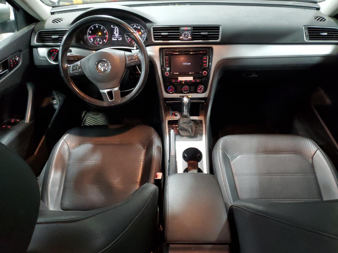 VOLKSWAGEN PASSAT SE