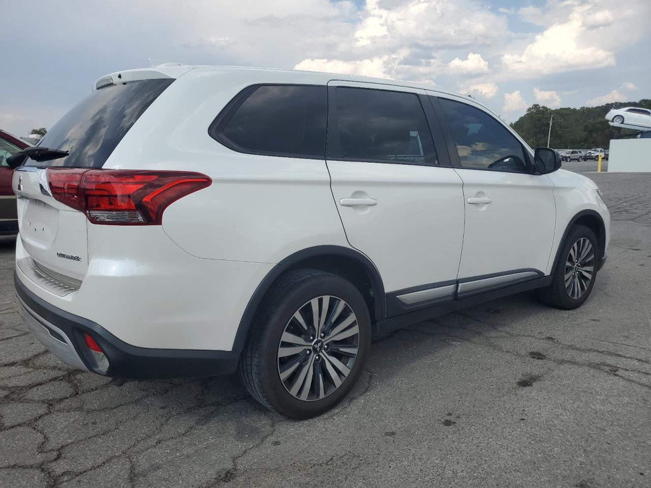 MITSUBISHI OUTLANDER ES