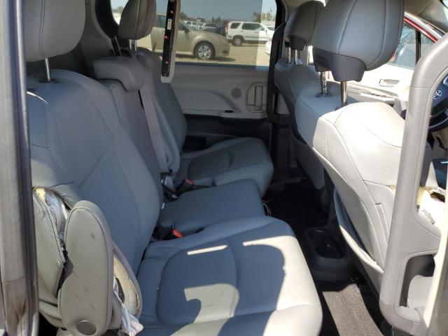 2021 TOYOTA SIENNA XLE 5TDJRKEC0MS022429