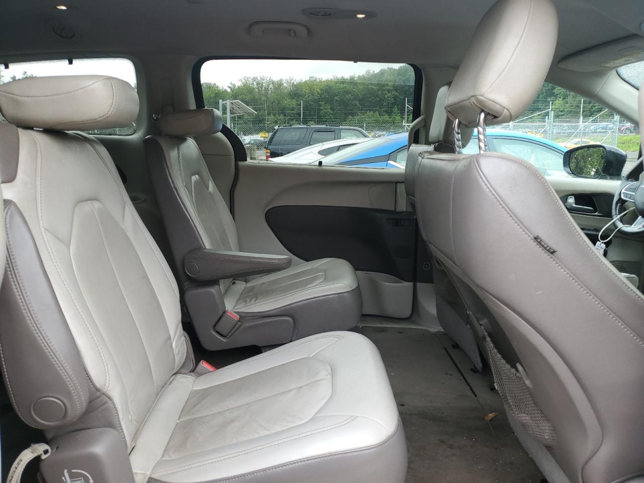 CHRYSLER PACIFICA TOURING L