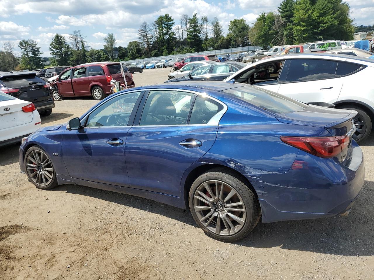 INFINITI Q50 RED SPORT 400