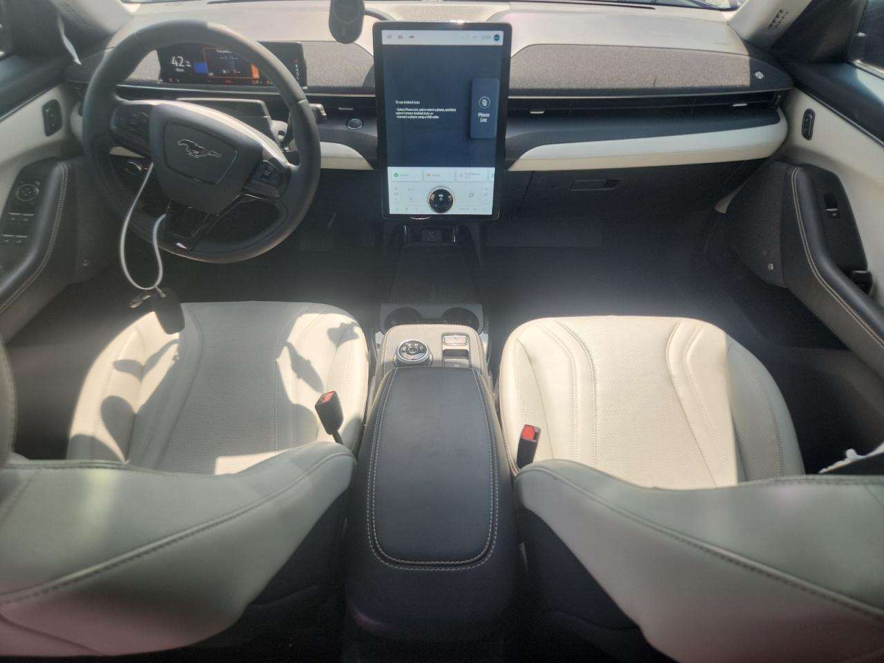 FORD MUSTANG PREMIUM