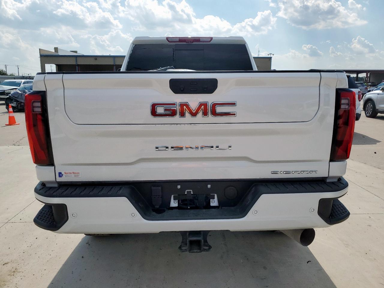 GMC SIERRA K2500 DENALI