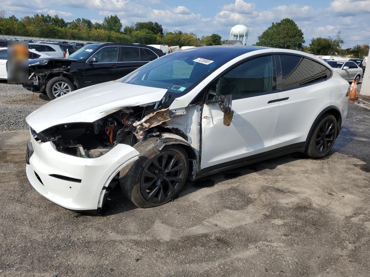 TESLA MODEL X