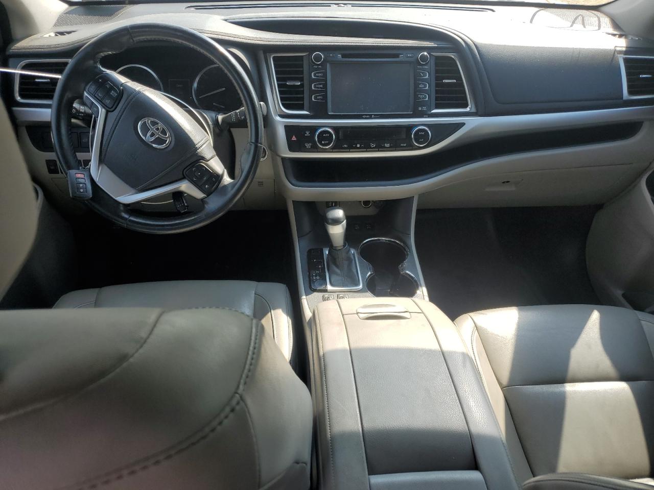 TOYOTA HIGHLANDER XLE