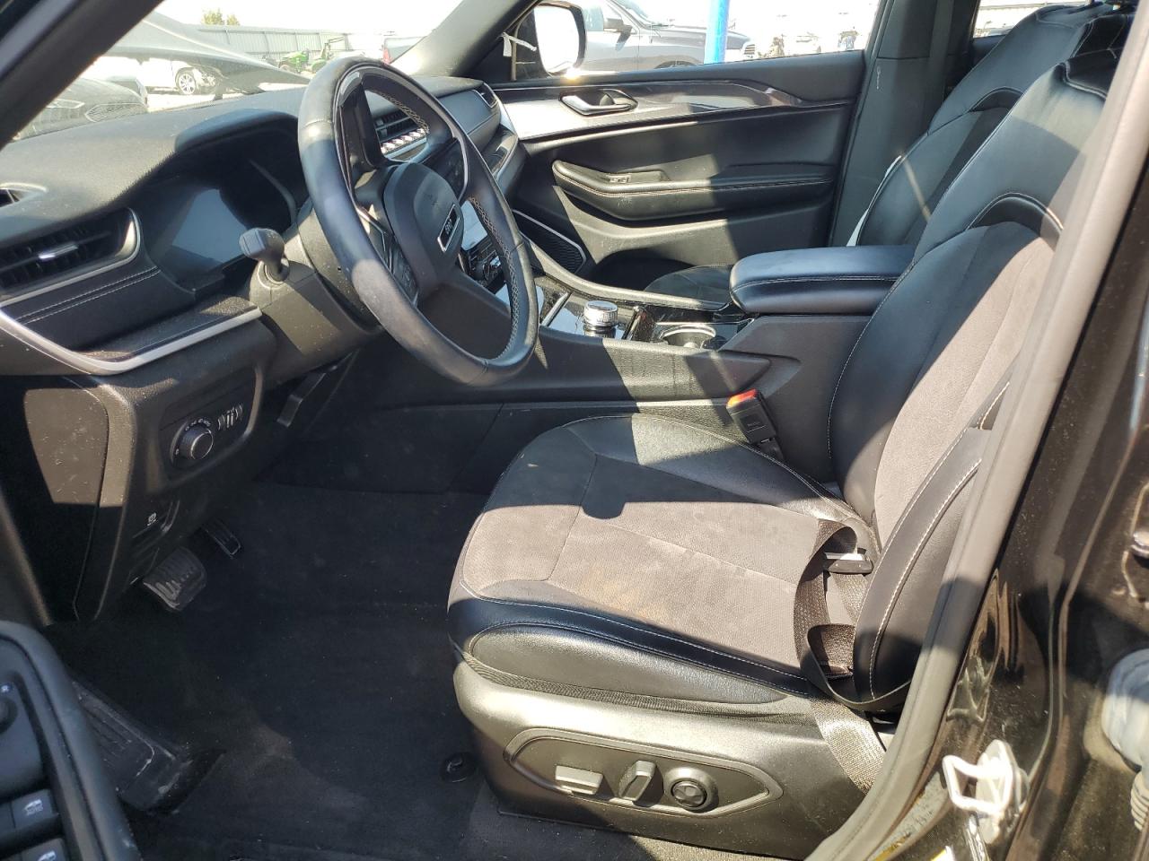 JEEP GRAND CHEROKEE L LAREDO