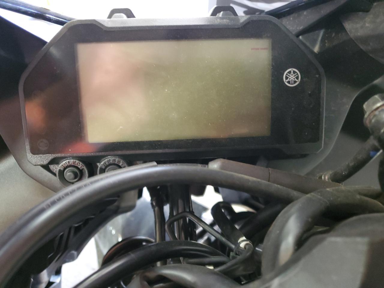 Lot #3274881119 2023 YAMAHA YZFR3