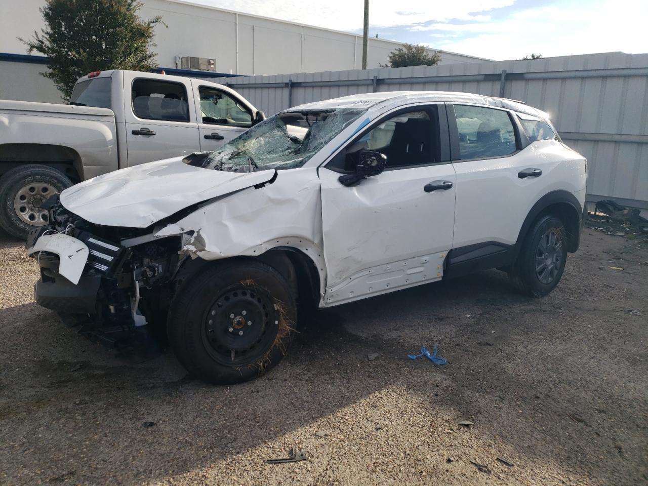 NISSAN KICKS S