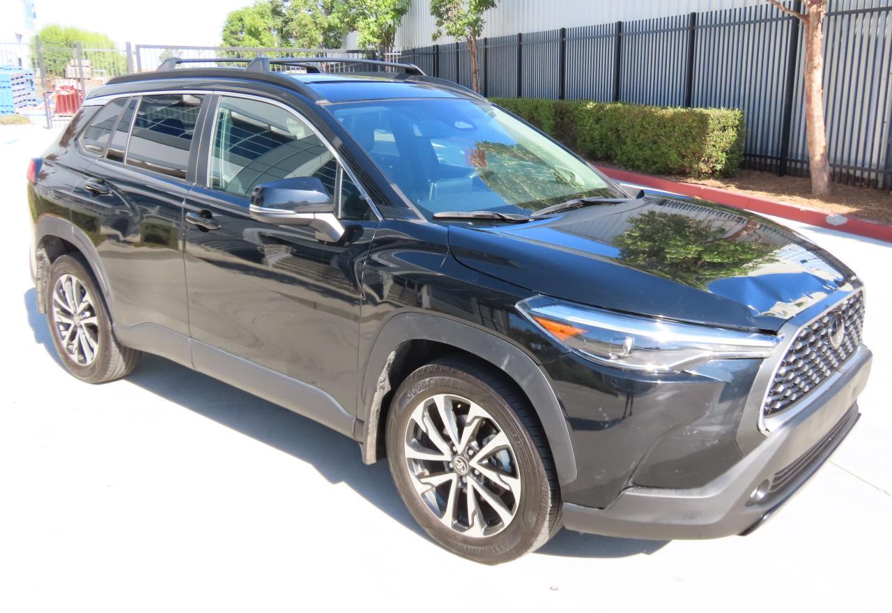 TOYOTA COROLLA CROSS XLE