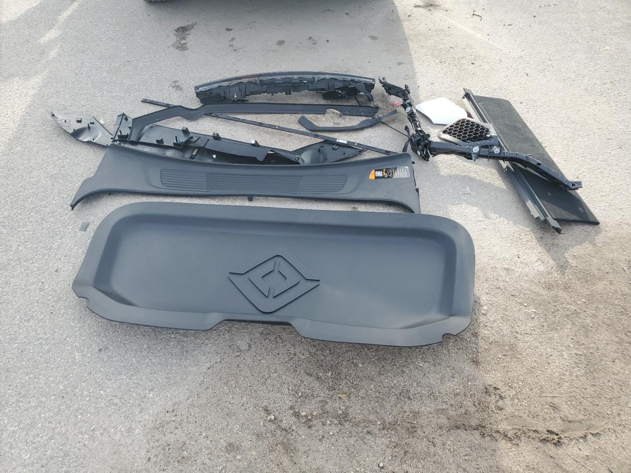 RIVIAN R1S ADVENTURE