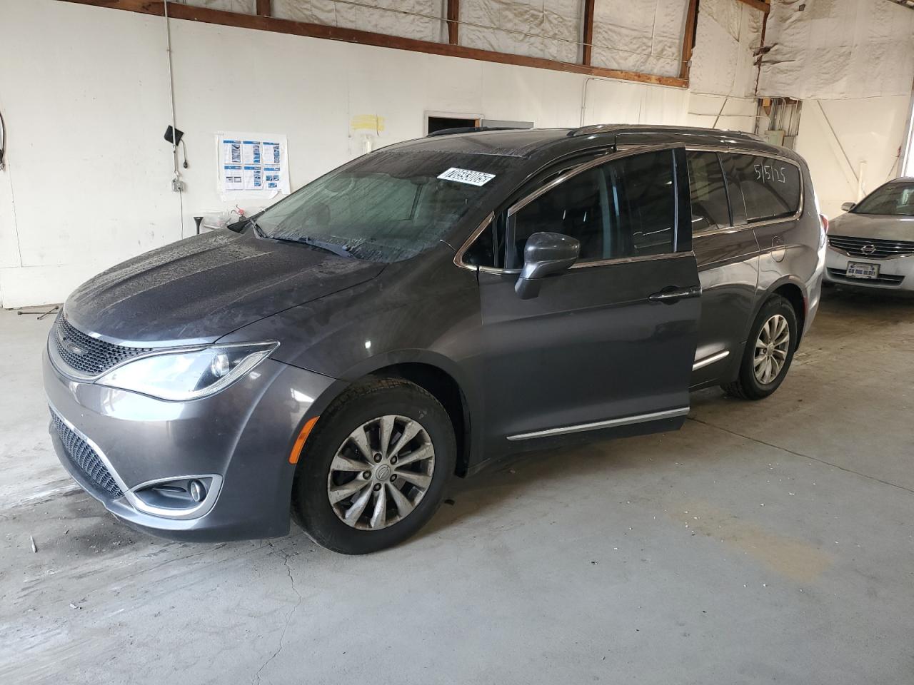 CHRYSLER PACIFICA TOURING L